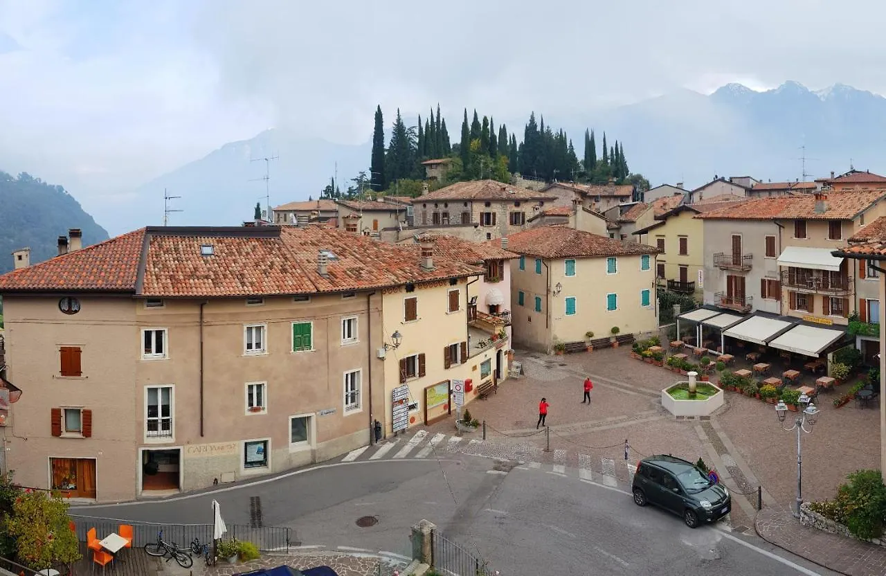 Casa La Pief 1 Giallo By Gardadomusmea Tremosine 0*,  Italien